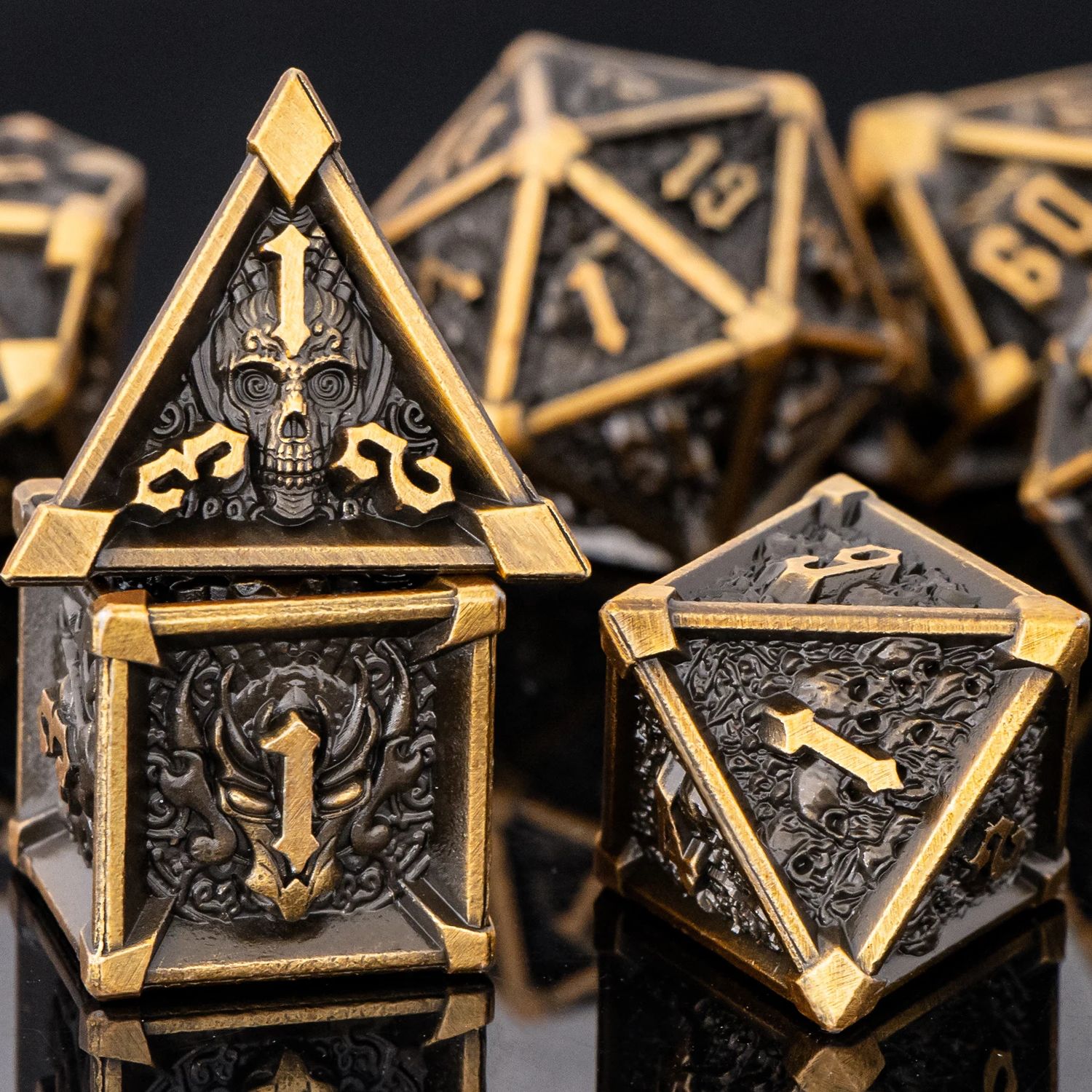 DnD Set di dadi in metallo con - Dice Tower Wooden recensione e prezzo
