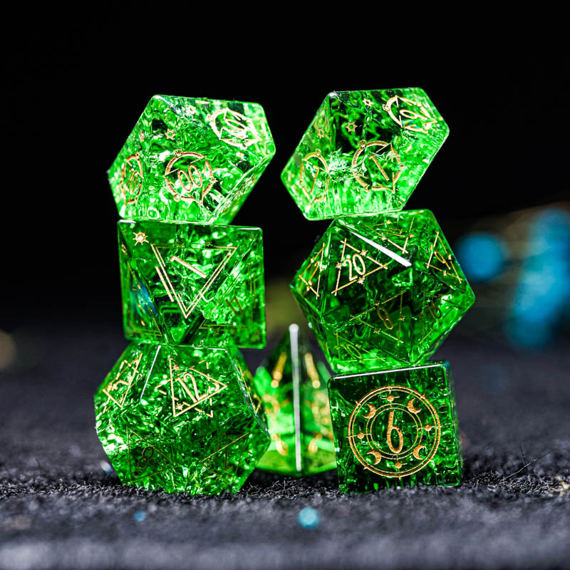Set di dadi D & D in vetro ver - Board Game Logo recensione e prezzo