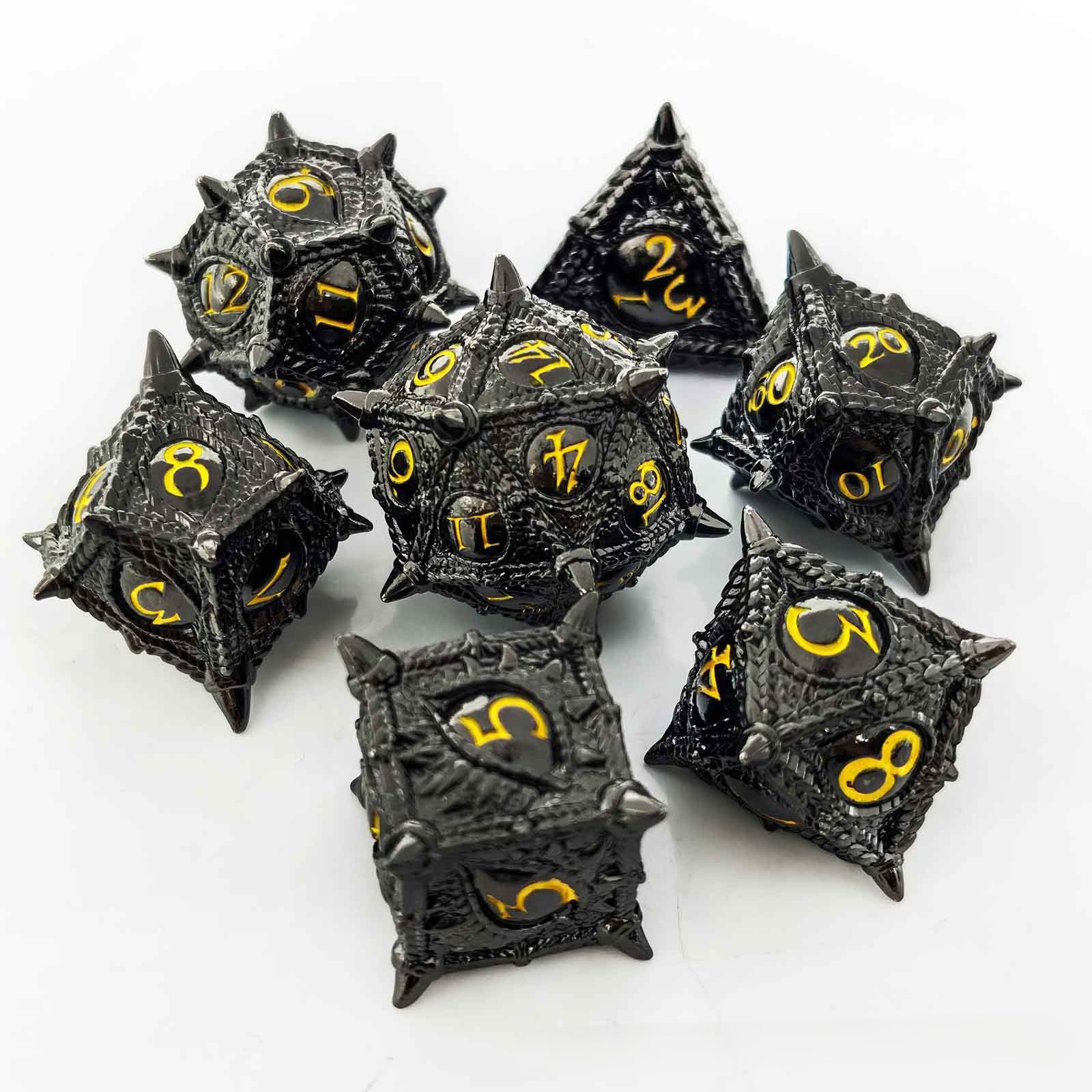 Set di Dadi Metallici Dungeon  - Dice Tower Wooden recensione e prezzo